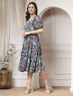 Women rayon grey floral print flared dress 4