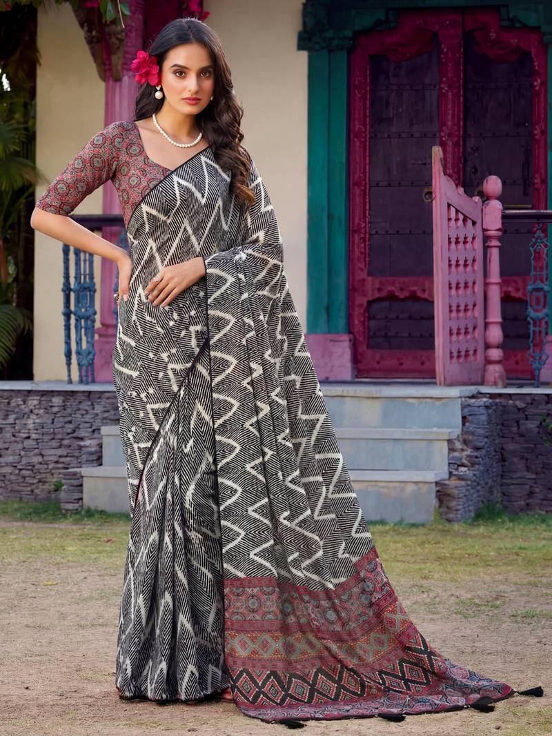 Stylish Black Digital Printed Crepe Casual Wear Saree With Blouse
