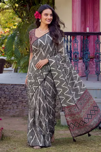 Stylish Black Digital Printed Crepe Casual Wear Saree With Blouse