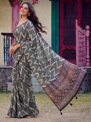 Stylish Black Digital Printed Crepe Casual Wear Saree With Blouse 4