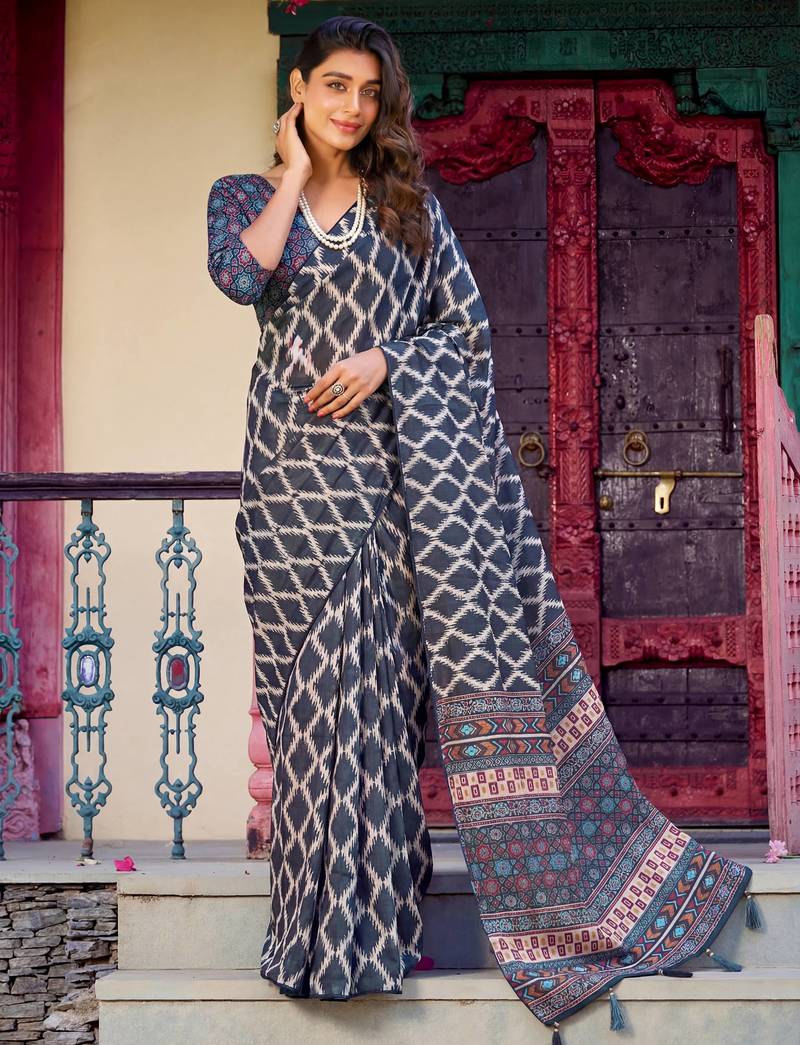 Pretty Blue Digital Printed Crepe Casual Wear Saree With Blouse