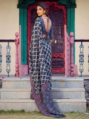 Pretty Blue Digital Printed Crepe Casual Wear Saree With Blouse 4