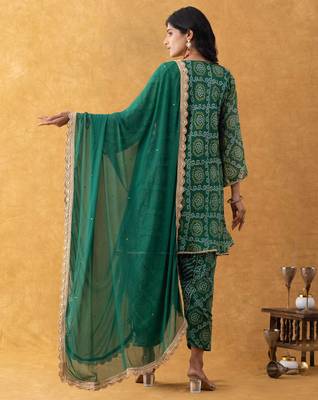 green bandhani suit set with dupatta 2