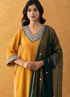 velvet mustard kurta pant set with dupatta 3