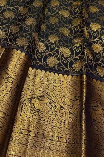 Black color Art Silk blend sarees with blouse
