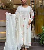 Off white chanderi silk heavy thread embroidery work kurta pant set