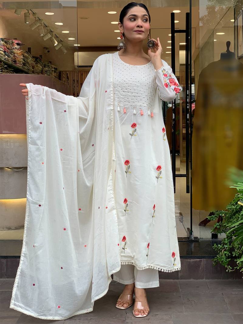 Off white chanderi silk heavy thread embroidery work kurta pant set