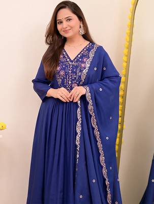 Blue chanderi silk heavy thread embroidery work kurta pant set 3