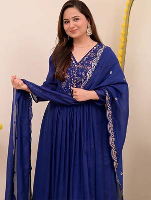 Blue chanderi silk heavy thread embroidery work kurta pant set 4