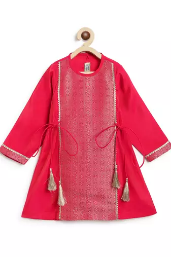 Red embroidered brocade kurta set