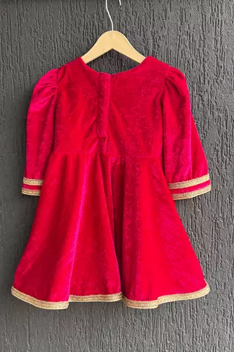 Red embroidered velvet kurta set
