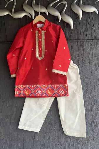 Red printed cotton kurta pyjama