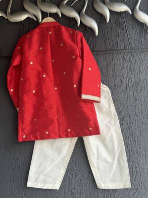 Red embroidered velvet kurta pyjama 1