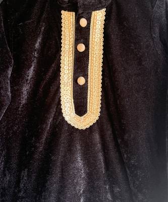 Black embroidered velvet kurta pyjama 2