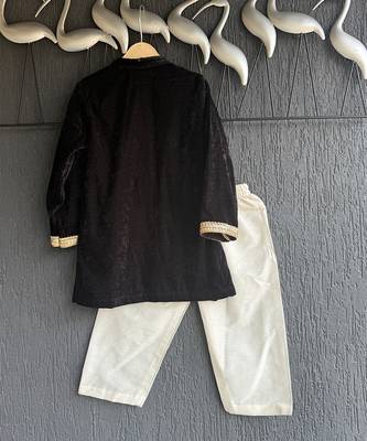 Black embroidered velvet kurta pyjama 3