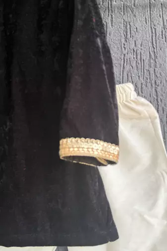 Black embroidered velvet kurta pyjama