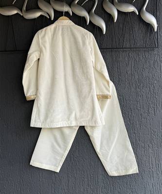 White embroidered velvet kurta pyjama 2