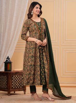 green printed cotton kurta pant with dupatta 2