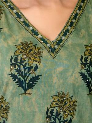 green embroidered cotton kurta pant with dupatta 4