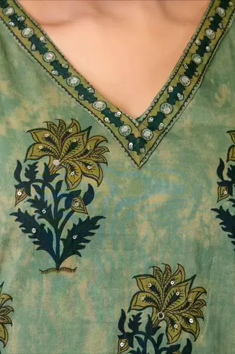 green embroidered cotton kurta pant with dupatta