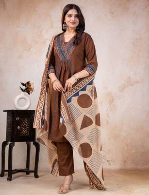 brown printed cotton kurta pant with dupatta 3