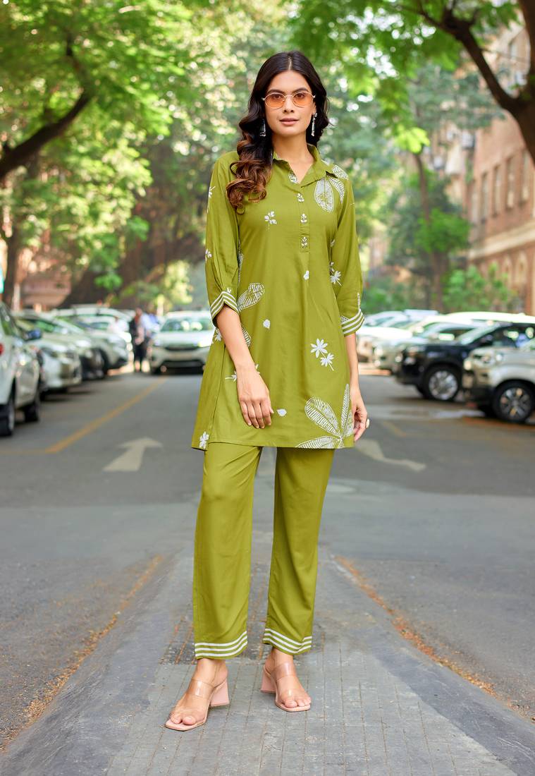 Printed Shirt Collar Top With Trouser