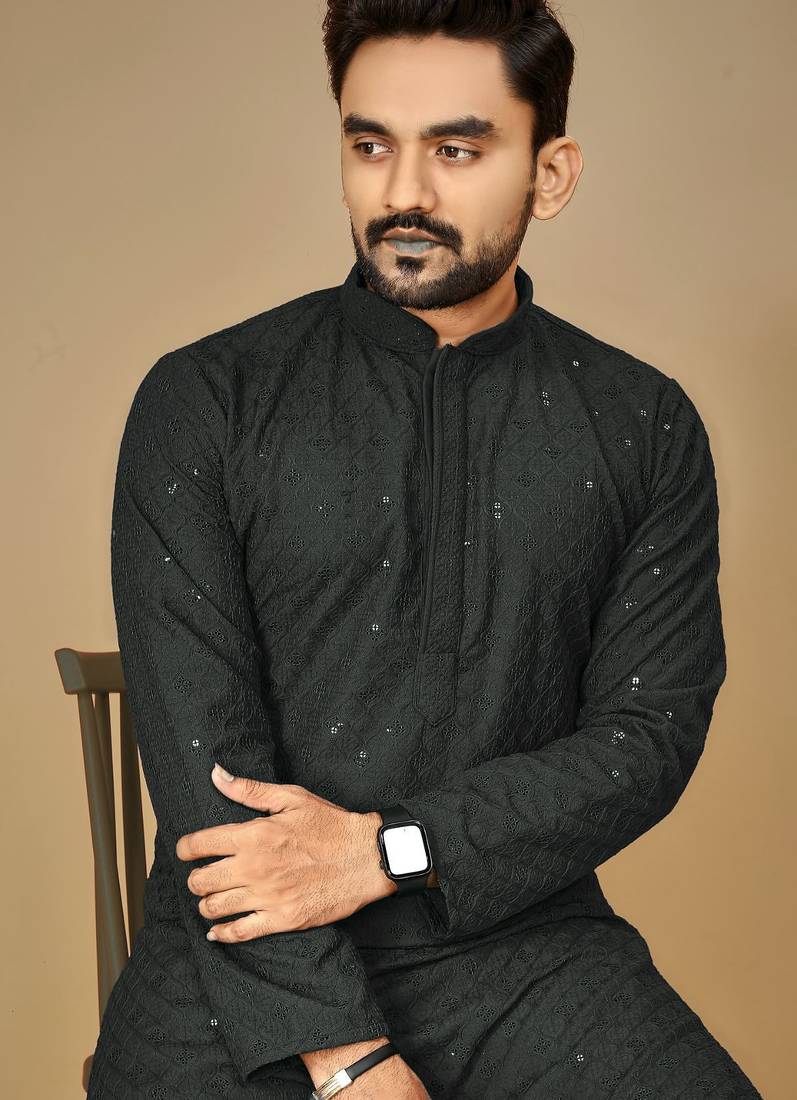 Black embroidered rayon straight kurta