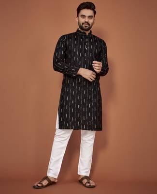 Black embroidered cotton straight kurta 1
