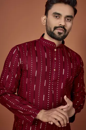 Maroon embroidered cotton straight kurta