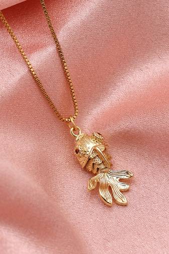 Gold color fashion chain pendant
