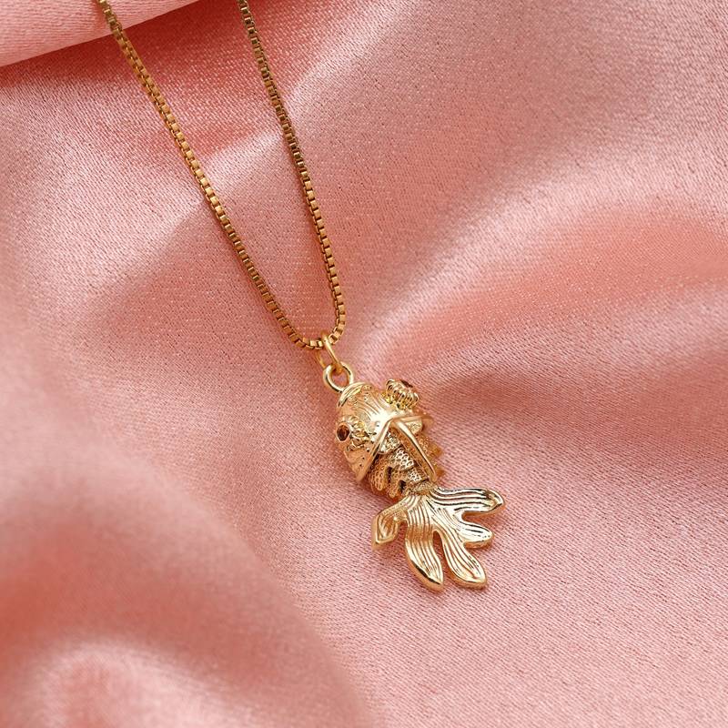 Gold color fashion chain pendant