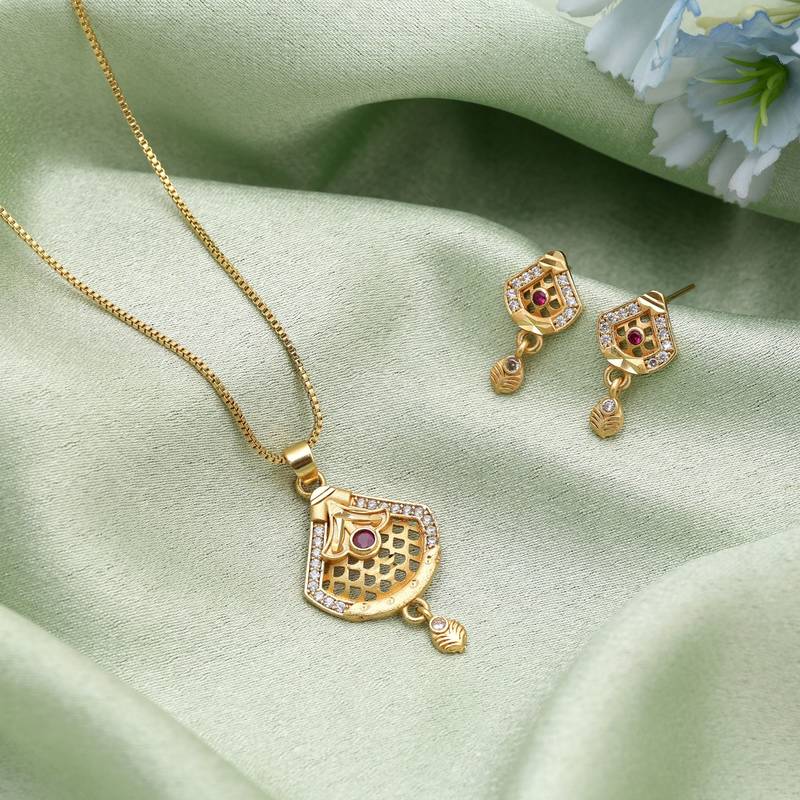 Gold color fashion chain pendant with earring