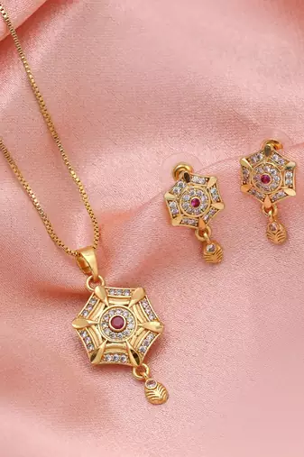 Gold color fashion chain pendant with earring