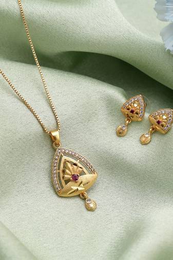 Gold color fashion chain pendant with earring