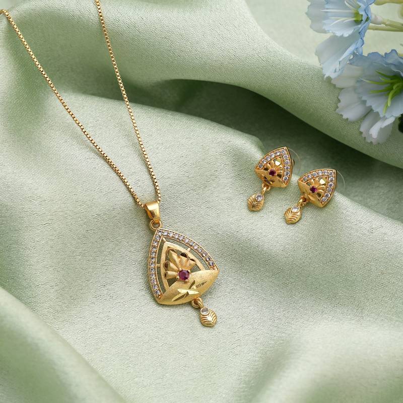 Gold color fashion chain pendant with earring