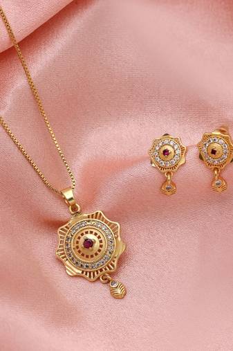 Gold color fashion chain pendant with earring
