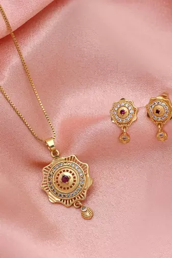 Gold color fashion chain pendant with earring