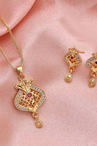 Gold color fashion chain pendant with earring