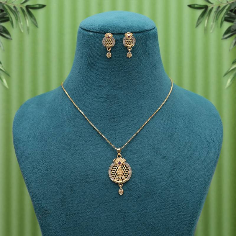 Gold color fashion chain pendant with earring