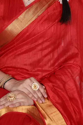 red onam special kerala style raw art silk blend zari weaving saree with unstitched blouse