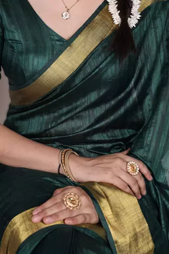 green onam special kerala style raw art silk blend zari weaving saree with unstitched blouse