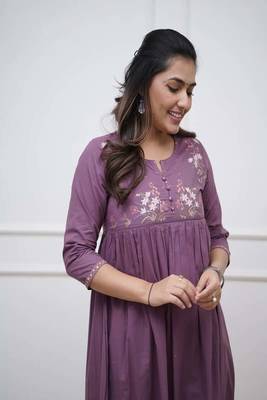 purple embroidered cotton kurta and pant 3