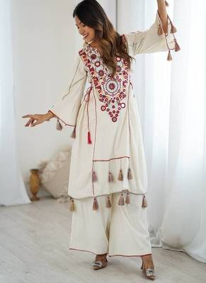dark-white embroidered cotton kurta and pant 2