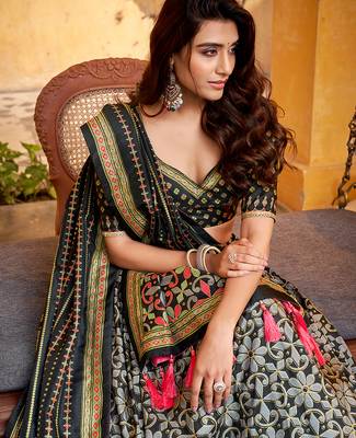 Black silk sequin embroidered chaniya choli 3
