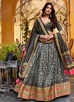 Black silk sequin embroidered chaniya choli 4