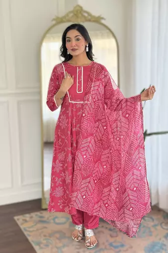 Pink new arrival! women's rayon embroidered flared kurta set