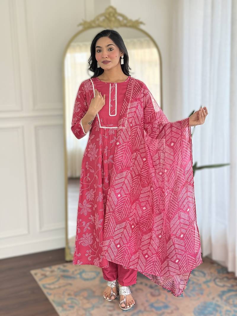 Pink new arrival! women's rayon embroidered flared kurta set