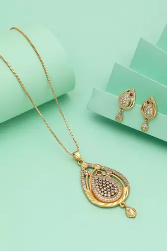 Gold color chain pendant with earring