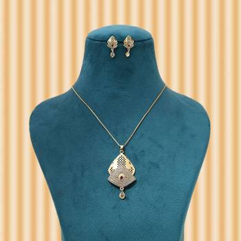 Gold color chain pendant with earring 2