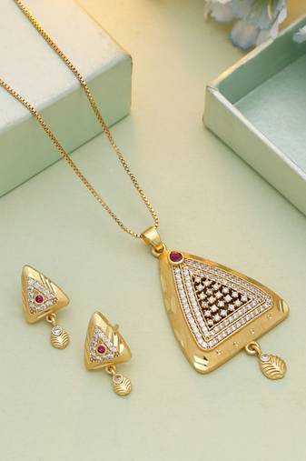 Gold color chain pendant with earring